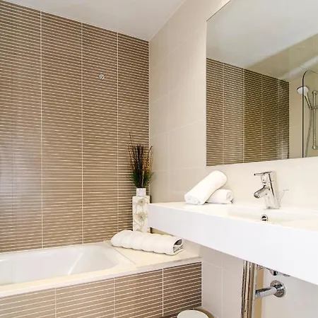 Garden Paradise: 3-bedroom With Pool And Terrace Apartment *