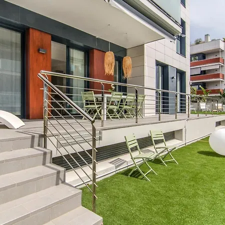 Garden Paradise: 3-bedroom With Pool And Terrace Apartment Sitges