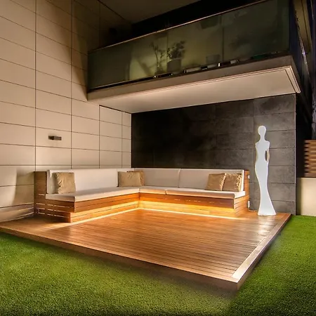 Spaces Garden Paradise 3 Bedroom, 3 Bathroom, Huge Private Garden-terrace, Pool- Sleeps Up To 8 Sitges