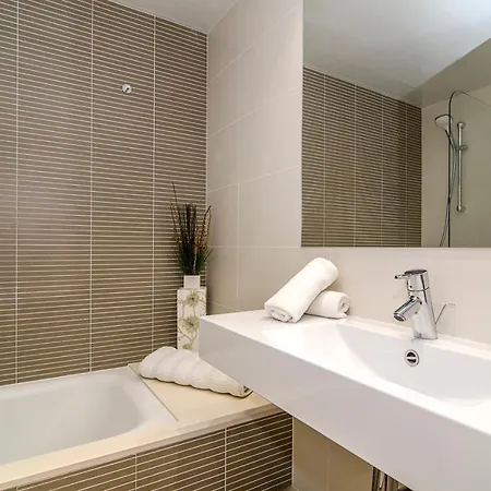 Spaces Garden Paradise 3 Bedroom, 3 Bathroom, Huge Private Garden-terrace, Pool- Sleeps Up To 8 Apartmán Sitges