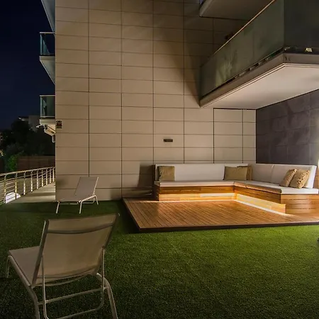 Spaces Garden Paradise 3 Bedroom, 3 Bathroom, Huge Private Garden-terrace, Pool- Sleeps Up To 8 Apartmán