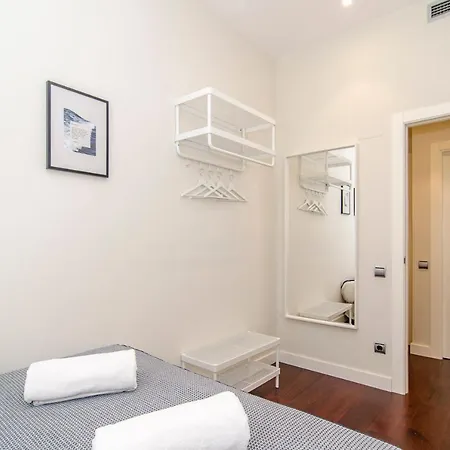 Apartmán Spaces Garden Paradise 3 Bedroom, 3 Bathroom, Huge Private Garden-terrace, Pool- Sleeps Up To 8 Sitges