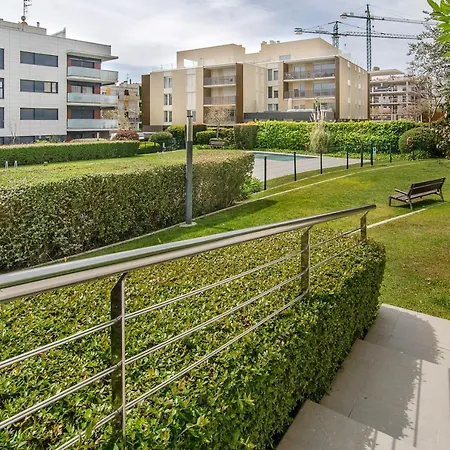 Garden Paradise: 3-bedroom With Pool And Terrace