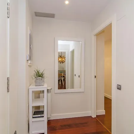 Spaces Garden Paradise 3 Bedroom, 3 Bathroom, Huge Private Garden-terrace, Pool- Sleeps Up To 8 סיטגס