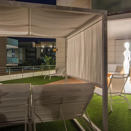 Spaces Garden Paradise 3 Bedroom, 3 Bathroom, Huge Private Garden-terrace, Pool- Sleeps Up To 8 Apartmán *