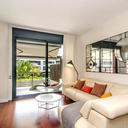 Spaces Garden Paradise 3 Bedroom, 3 Bathroom, Huge Private Garden-terrace, Pool- Sleeps Up To 8 Sitges