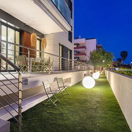Spaces Garden Paradise 3 Bedroom, 3 Bathroom, Huge Private Garden-terrace, Pool- Sleeps Up To 8 Apartmán Sitges