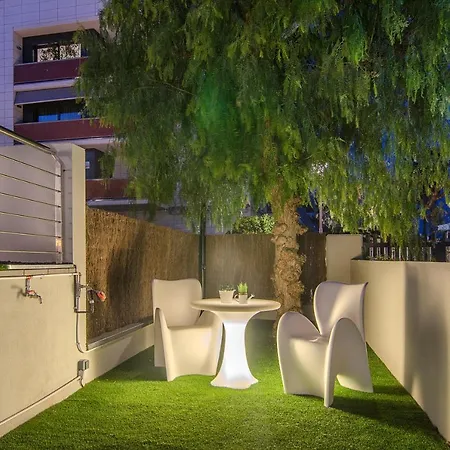 Spaces Garden Paradise 3 Bedroom, 3 Bathroom, Huge Private Garden-terrace, Pool- Sleeps Up To 8 Apartmán