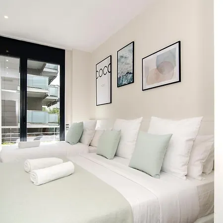 Apartmán Spaces Garden Paradise 3 Bedroom, 3 Bathroom, Huge Private Garden-terrace, Pool- Sleeps Up To 8 *