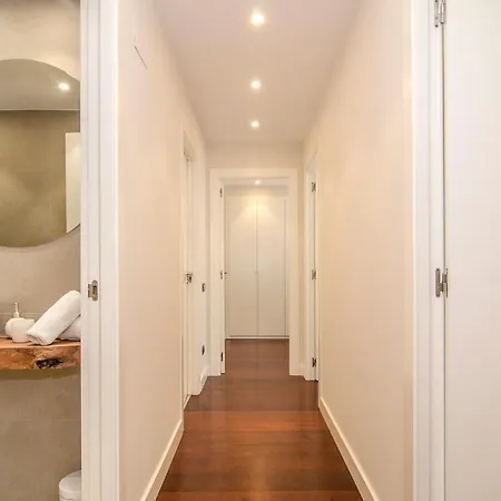 Spaces Garden Paradise 3 Bedroom, 3 Bathroom, Huge Private Garden-terrace, Pool- Sleeps Up To 8 *