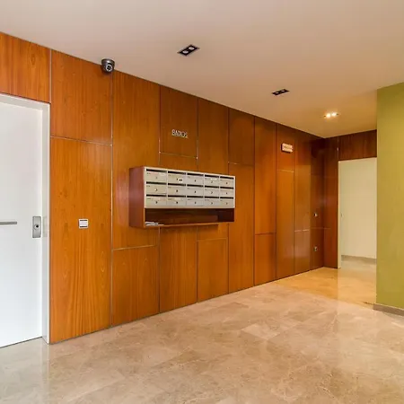 Apartmán Spaces Garden Paradise 3 Bedroom, 3 Bathroom, Huge Private Garden-terrace, Pool- Sleeps Up To 8 *