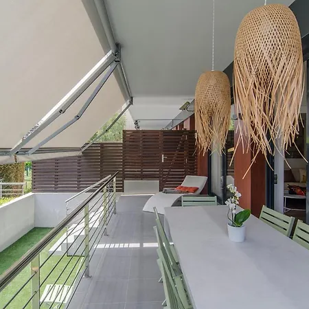 Apartmán Spaces Garden Paradise 3 Bedroom, 3 Bathroom, Huge Private Garden-terrace, Pool- Sleeps Up To 8 Sitges