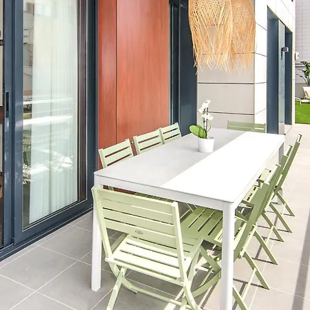 Spaces Garden Paradise 3 Bedroom, 3 Bathroom, Huge Private Garden-terrace, Pool- Sleeps Up To 8 Apartmán Sitges