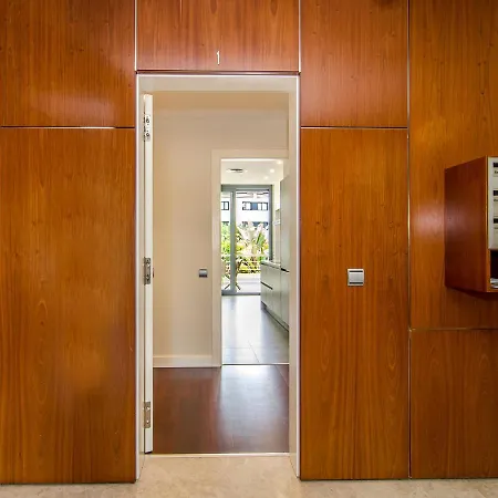 Apartmán Spaces Garden Paradise 3 Bedroom, 3 Bathroom, Huge Private Garden-terrace, Pool- Sleeps Up To 8 *