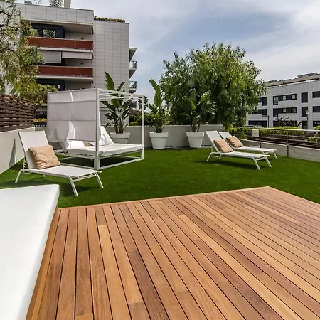 Garden Paradise: 3-bedroom With Pool And Terrace Apartment *