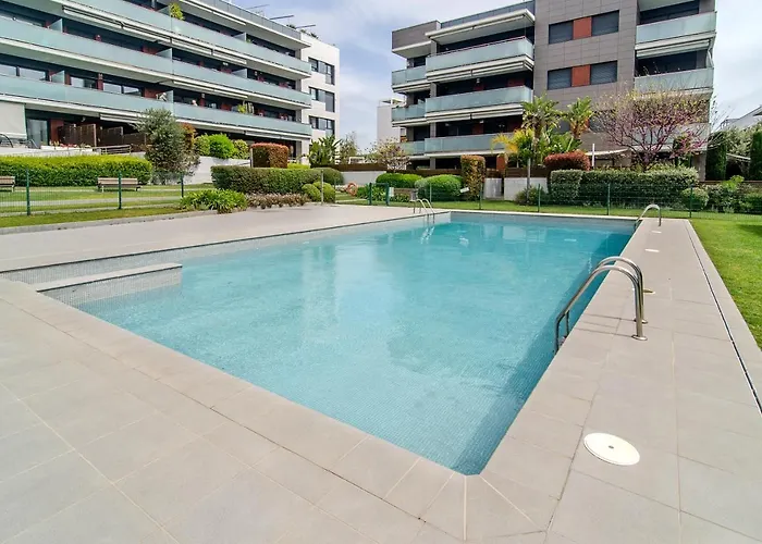 Garden Paradise: 3-bedroom With Pool And Terrace