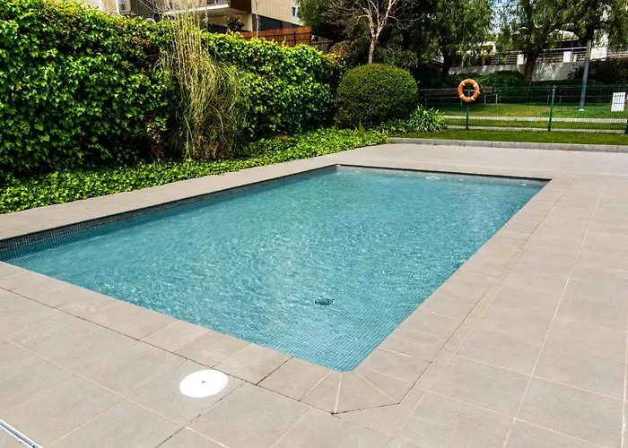 Apartment Garden Paradise: 3-bedroom With Pool And Terrace Sitges