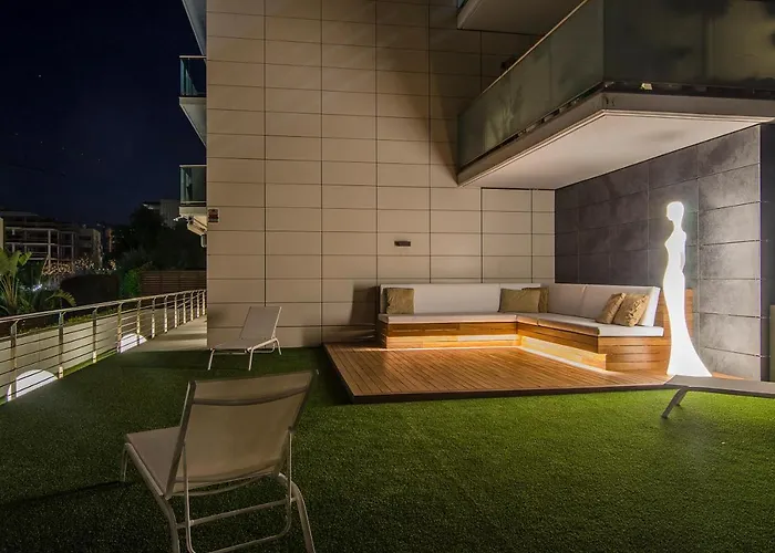 Spaces Garden Paradise 3 Bedroom, 3 Bathroom, Huge Private Garden-terrace, Pool- Sleeps Up To 8 Appartement