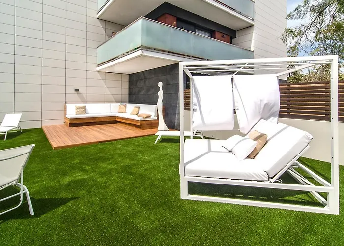 Apartment Garden Paradise: 3-bedroom With Pool And Terrace *