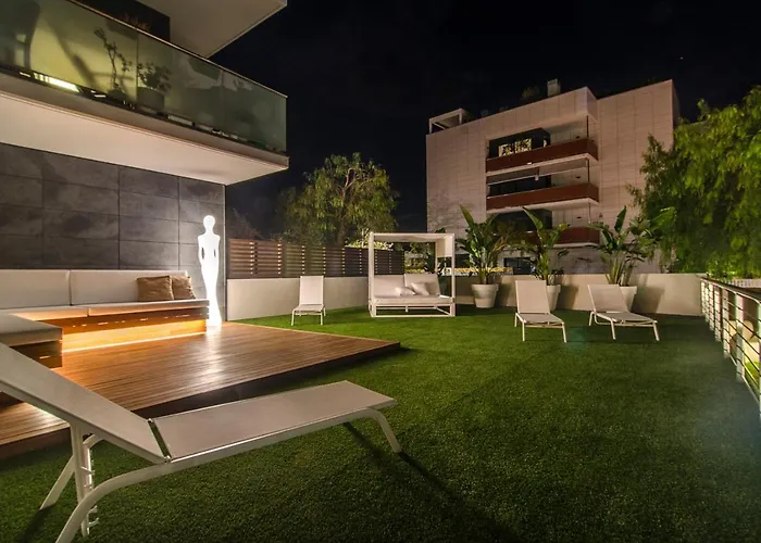 Spaces Garden Paradise 3 Bedroom, 3 Bathroom, Huge Private Garden-terrace, Pool- Sleeps Up To 8 Appartement