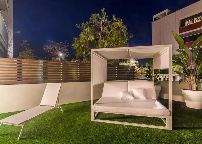 Apartment Garden Paradise: 3-bedroom With Pool And Terrace *