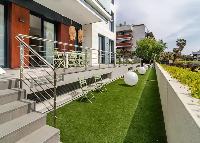 Apartment Garden Paradise: 3-bedroom With Pool And Terrace