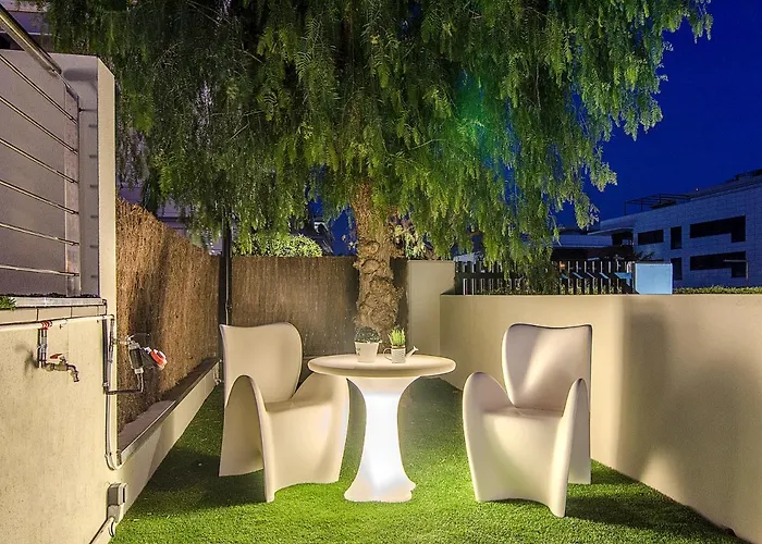 Appartement Spaces Garden Paradise 3 Bedroom, 3 Bathroom, Huge Private Garden-terrace, Pool- Sleeps Up To 8 *