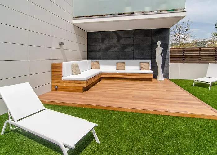 Spaces Garden Paradise 3 Bedroom, 3 Bathroom, Huge Private Garden-terrace, Pool- Sleeps Up To 8