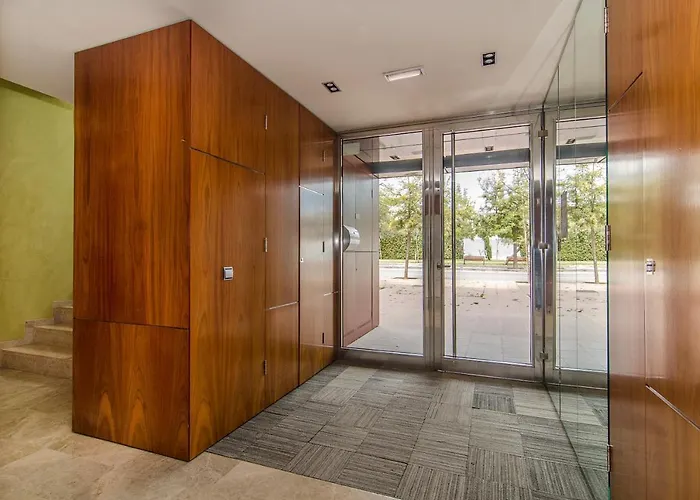 Garden Paradise: 3-bedroom With Pool And Terrace Apartment Sitges