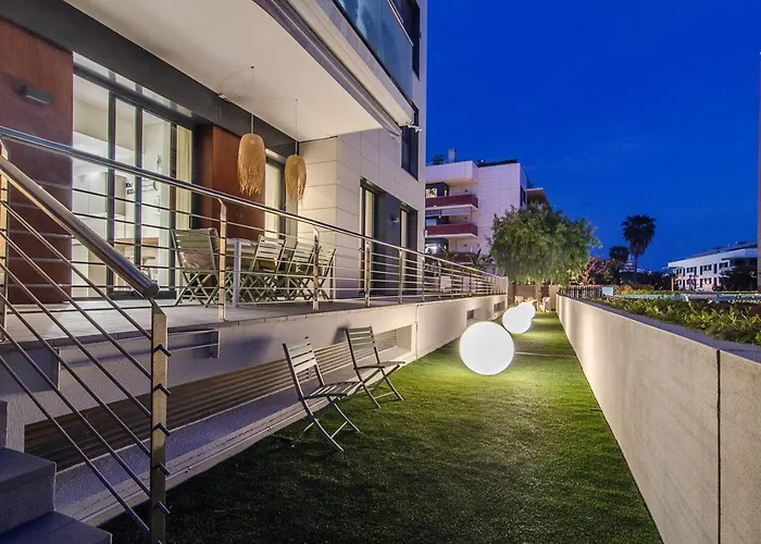 Garden Paradise: 3-bedroom With Pool And Terrace