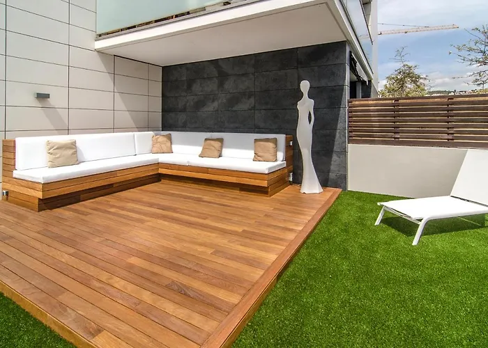 Spaces Garden Paradise 3 Bedroom, 3 Bathroom, Huge Private Garden-terrace, Pool- Sleeps Up To 8 Appartement Sitges