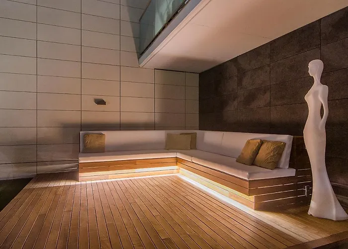 Garden Paradise: 3-bedroom With Pool And Terrace