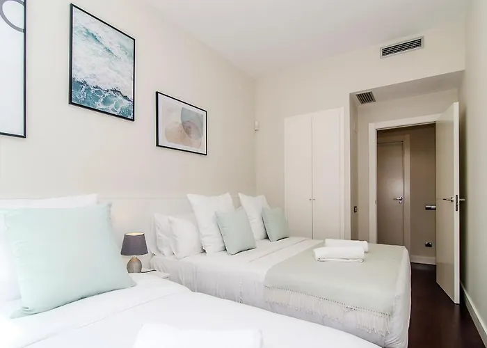 Apartment Garden Paradise: 3-bedroom With Pool And Terrace Sitges