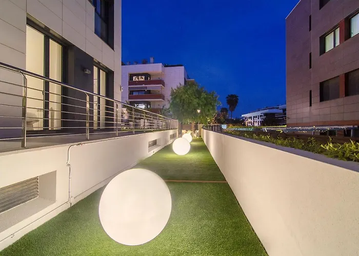 Garden Paradise: 3-bedroom With Pool And Terrace Apartment Sitges