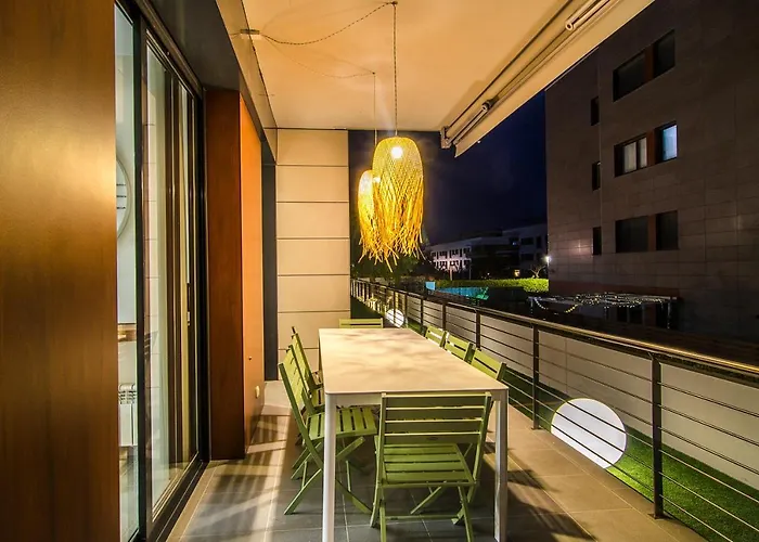 Appartement Spaces Garden Paradise 3 Bedroom, 3 Bathroom, Huge Private Garden-terrace, Pool- Sleeps Up To 8 Sitges