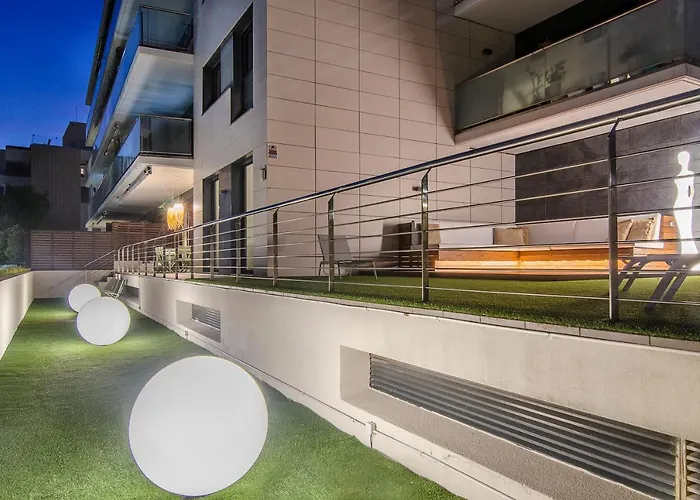 Apartment Garden Paradise: 3-bedroom With Pool And Terrace *