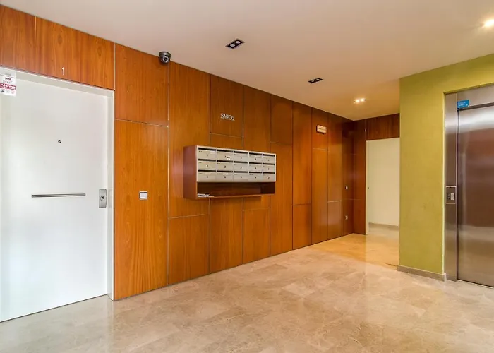 Appartement Spaces Garden Paradise 3 Bedroom, 3 Bathroom, Huge Private Garden-terrace, Pool- Sleeps Up To 8 *