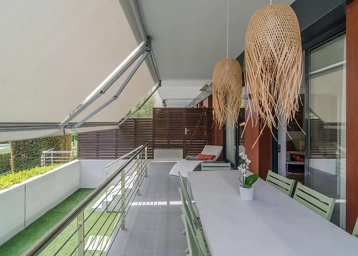 Appartement Spaces Garden Paradise 3 Bedroom, 3 Bathroom, Huge Private Garden-terrace, Pool- Sleeps Up To 8 Sitges