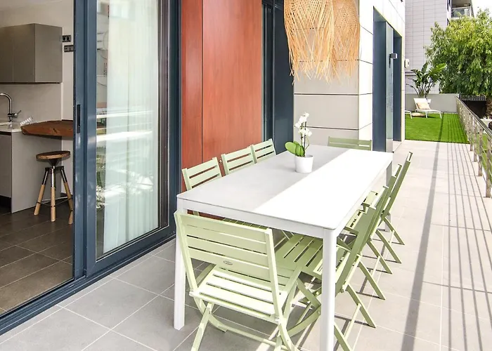 Garden Paradise: 3-bedroom With Pool And Terrace Apartment Sitges