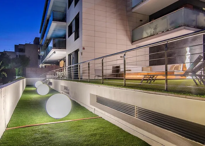 Apartment Garden Paradise: 3-bedroom With Pool And Terrace