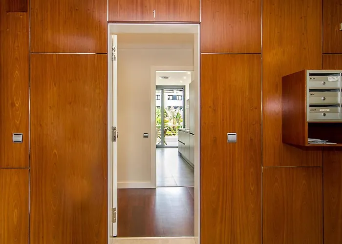 Apartment Garden Paradise: 3-bedroom With Pool And Terrace *