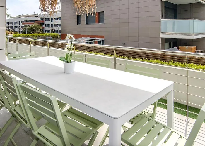 Appartement Spaces Garden Paradise 3 Bedroom, 3 Bathroom, Huge Private Garden-terrace, Pool- Sleeps Up To 8 *