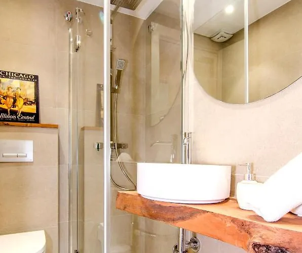 Appartement Spaces Garden Paradise 3 Bedroom, 3 Bathroom, Huge Private Garden-terrace, Pool- Sleeps Up To 8