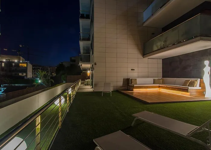 Appartement Spaces Garden Paradise 3 Bedroom, 3 Bathroom, Huge Private Garden-terrace, Pool- Sleeps Up To 8 Sitges