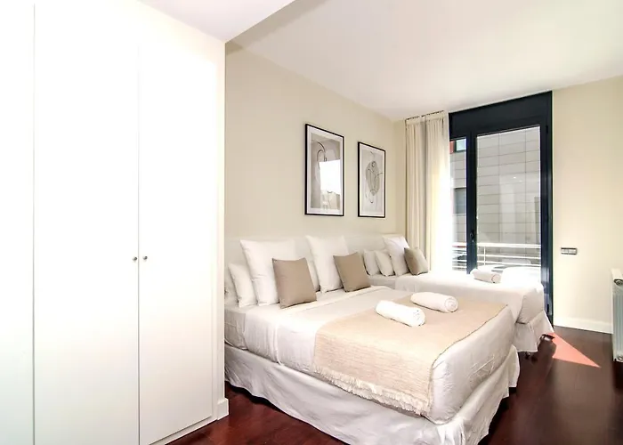 Apartman Spaces Garden Paradise 3 Bedroom, 3 Bathroom, Huge Private Garden-terrace, Pool- Sleeps Up To 8